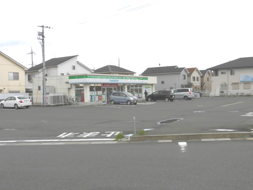 コンビニ　ファミリーマート 栗東小平井店（コンビニ）まで110m