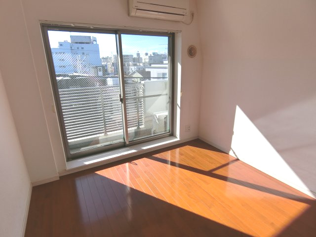 エイブル上板橋の居間写真