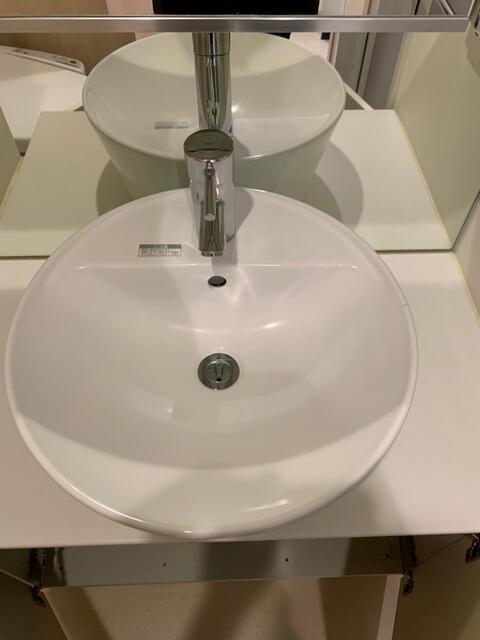 洗面設備　人気の独立洗面台がついていま…