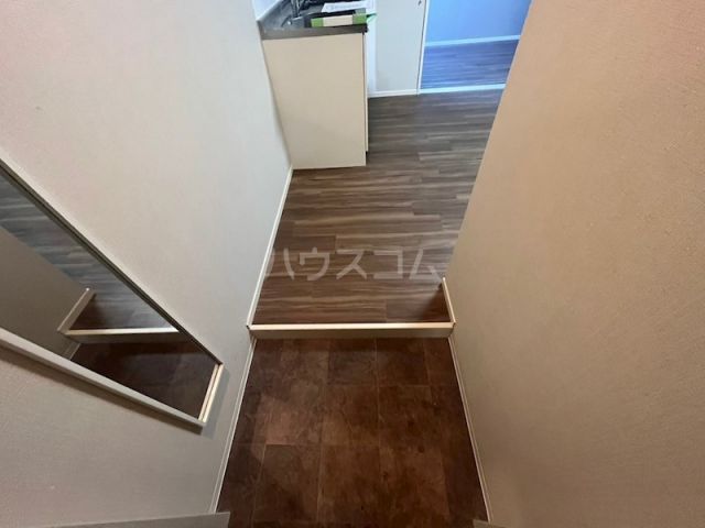 WEST9五条烏丸の玄関写真