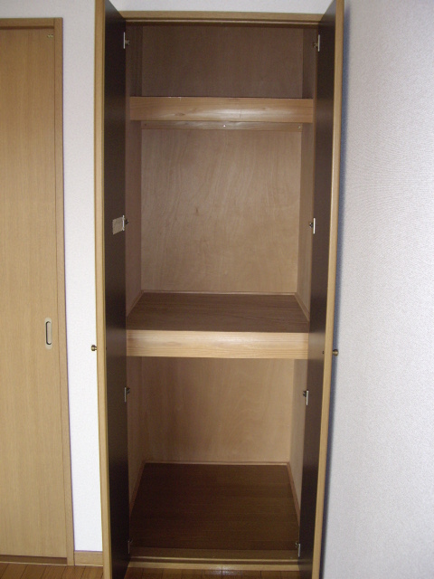 収納　写真は、別の部屋で同タイプになります。