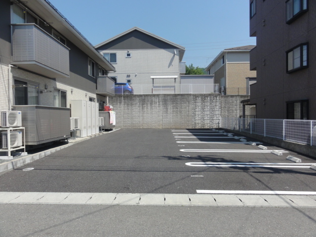 レンタルビデオ　TSUTAYA東青田店（レンタルビデオ）まで890m