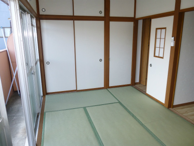 KMプラザビル湯河原の居間写真