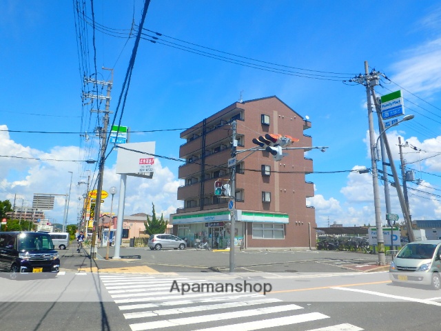 コンビニ　ファミリーマート（コンビニ）まで3005m