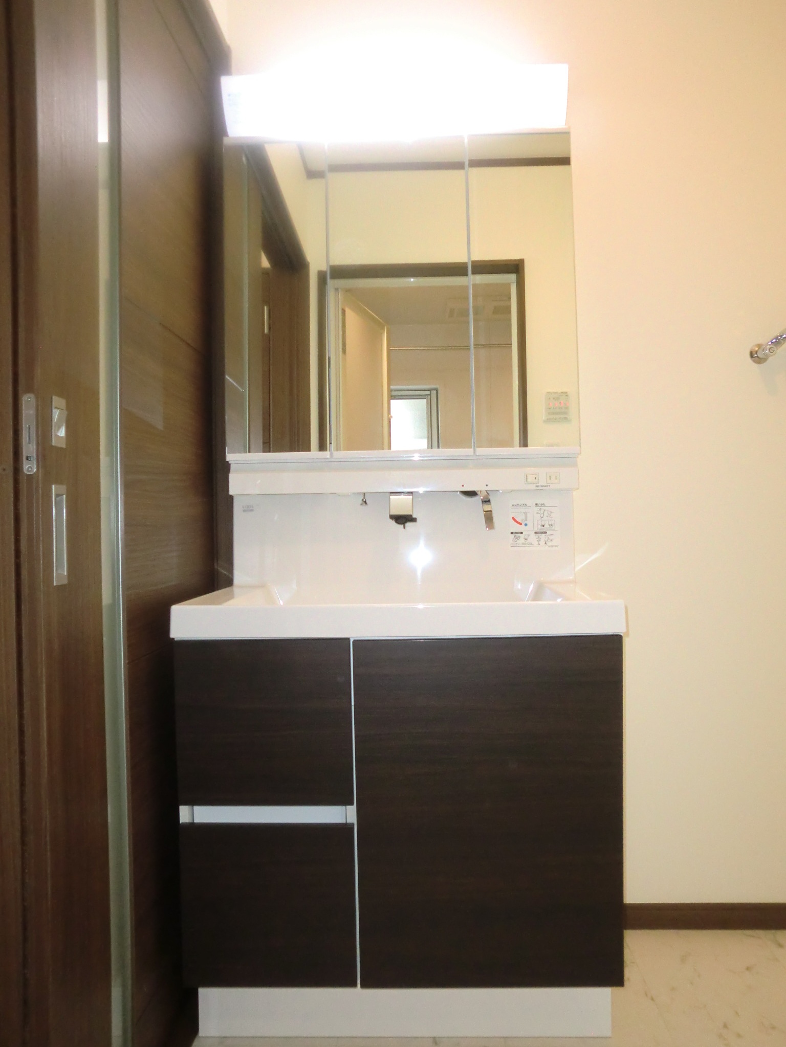 洗面設備　洗髪洗面化粧台