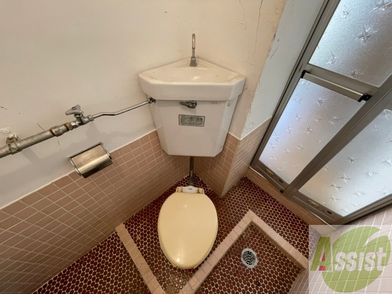 トイレ　こちらはトイレです。清潔感があり、安心して使用できます。