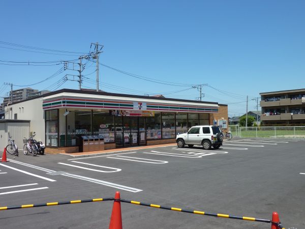 コンビニ　セブンイレブン横浜森の台店（コンビニ）まで484m