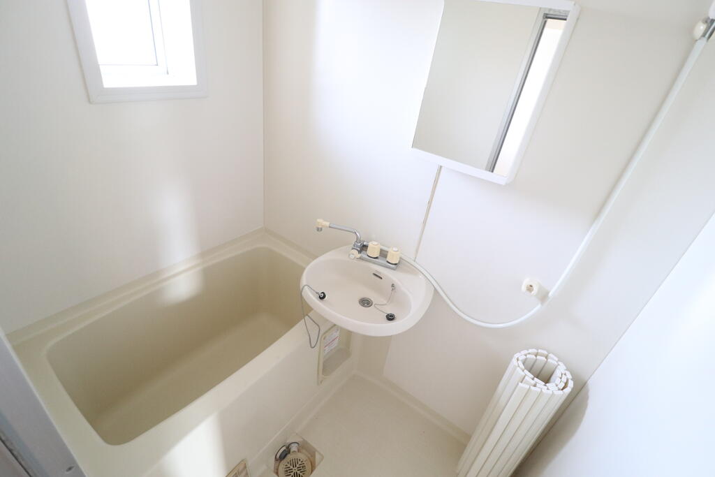 バス・シャワールーム　浴室です♪