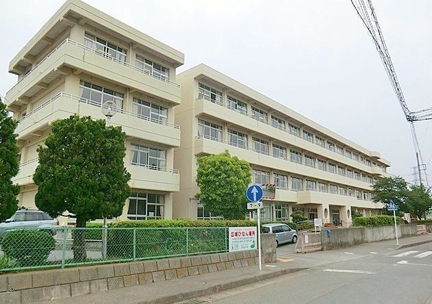 【愛甲郡愛川町中津のアパートの小学校】