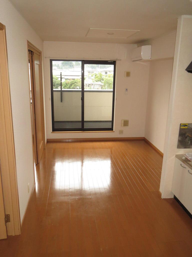 サン平塚B棟の居間写真