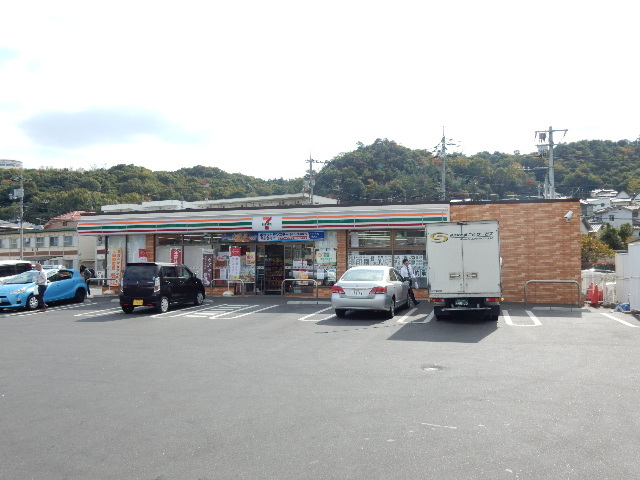 コンビニ　セブンイレブン津島京町店（コンビニ）まで286m