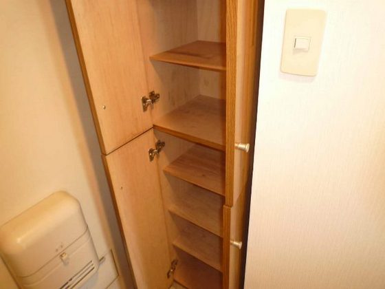 玄関　※別号室の写真です