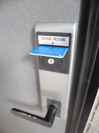 玄関　落ち着いた玄関です