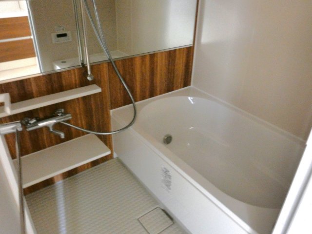 バス・シャワールーム　追い焚き・浴室乾燥機完備してます