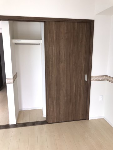 収納　便利なクローゼットタイプ。