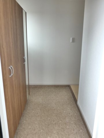 居室・リビング　広々した玄関です