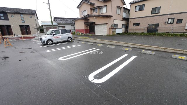 【オーブの駐車場】