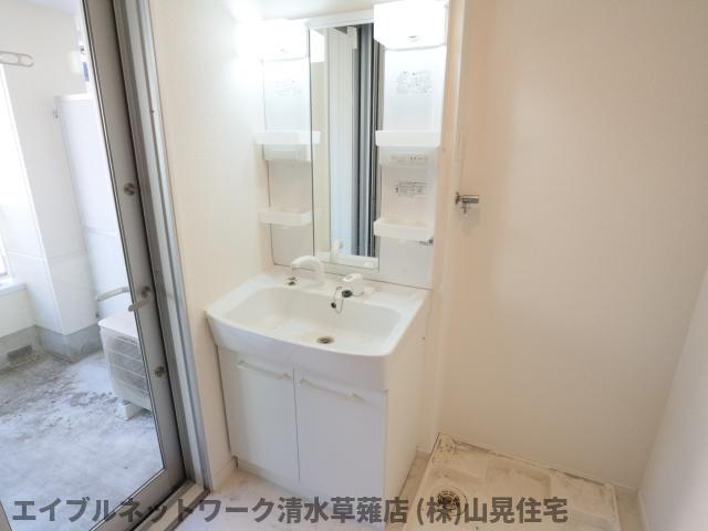 洗面設備　使いやすい洗面所です