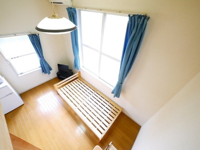 その他部屋・スペース　広くて明るい寝室