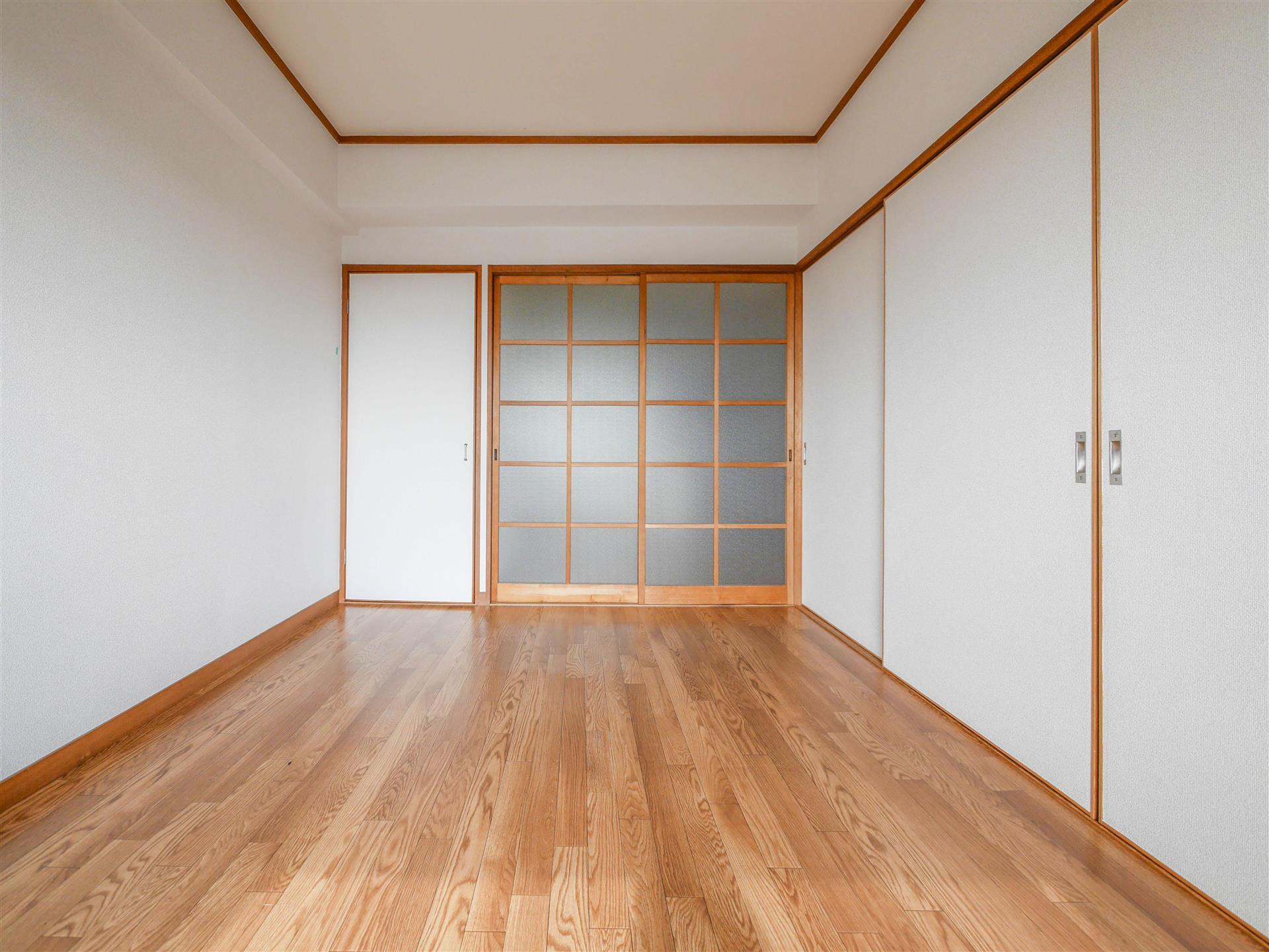 居室・リビング　南側からあたたかい光が差し込んできます♪