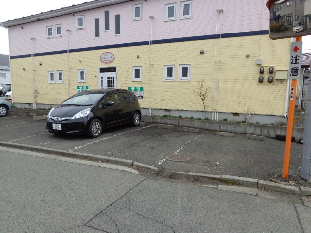 駐車場　敷地内駐車場の様子です。