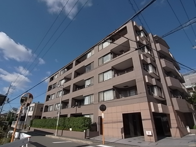 芦屋市三条町のマンションの建物外観