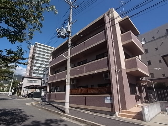 神戸市灘区灘南通のマンションの建物外観