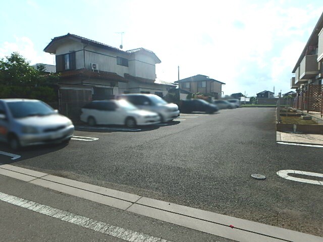 【カーサ・シエロの駐車場】