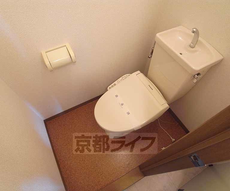 トイレ　トイレスペースも広々です・