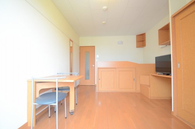 居室・リビング　こちらのリビングで趣味の時間をお楽しみください