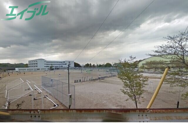 中学校　伊勢市立倉田山中学校（中学校）まで1197m