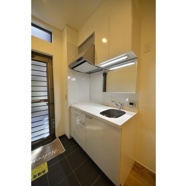 キッチン　コンパクトなキッチンで掃除もラクラク