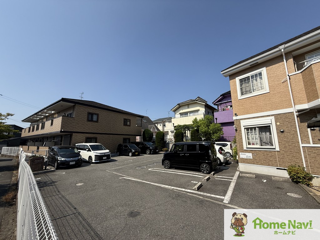駐車場　「アクロスII」、現地待ち合わせでのご案内も可能です。