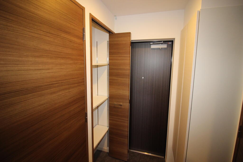 玄関　玄関：画像は同社類似物件の写真