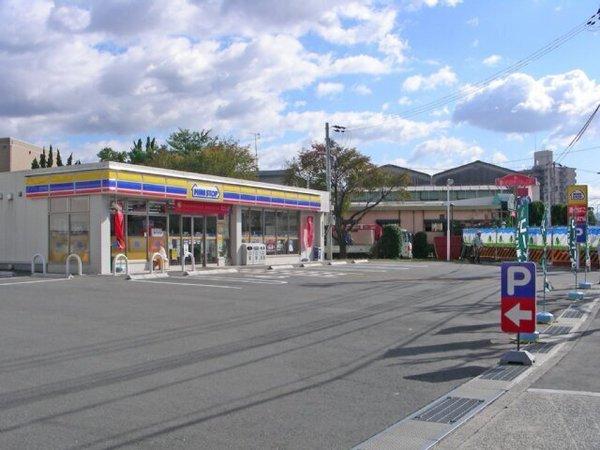 コンビニ　ミニストップ大阪諸口5丁目店（コンビニ）まで250m