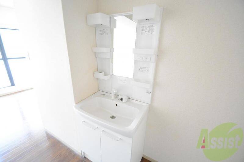 洗面設備　独立洗面台です