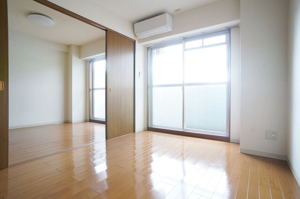 居室・リビング　他号室。参考写真