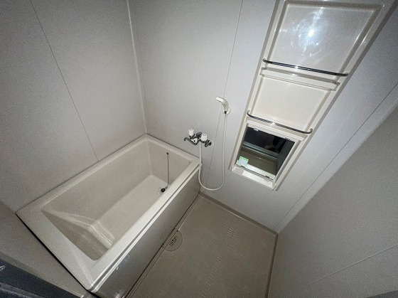 バス・シャワールーム　※別部屋の写真です