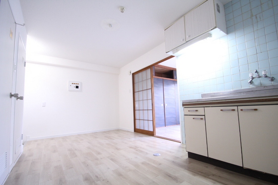 居室・リビング　※別号室の写真です