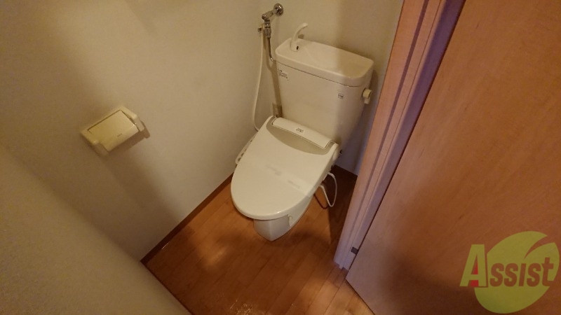 トイレ　ウォシュレット機能がついたトイレ。安心して使用できますね。