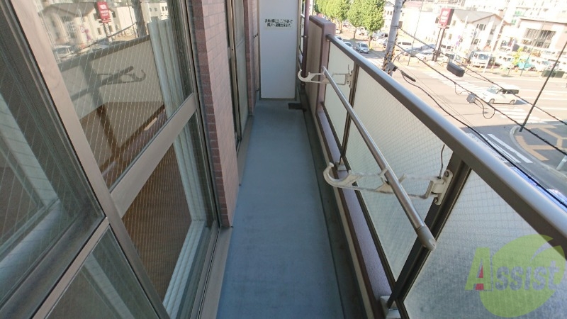 バルコニー　バルコニーです。天気の良い日には外干しができます！