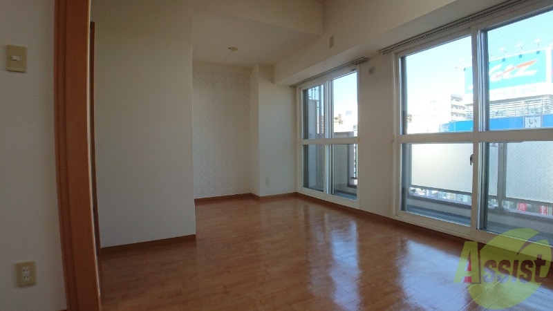 居室・リビング　広くてキレイなお部屋が広がっていて、充実した生活が送れそう。