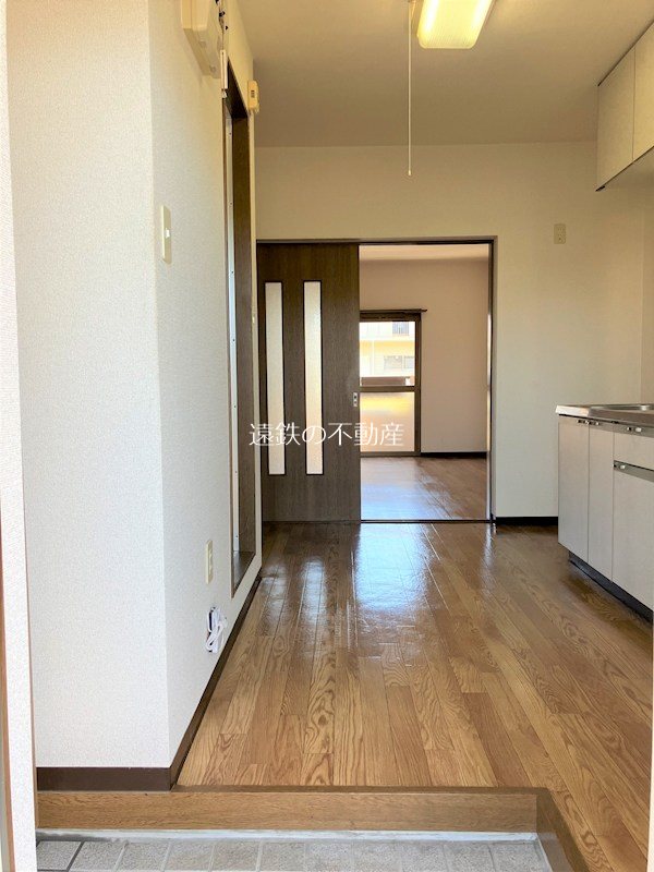 玄関　＊他室の写真です。