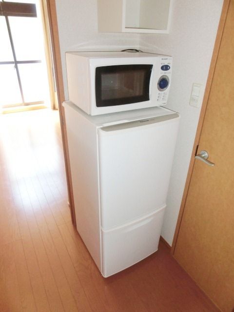 その他設備　冷蔵庫と電子レンジ付き