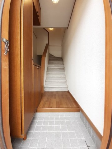 玄関　明るい玄関です