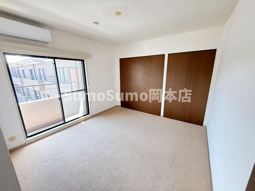 その他部屋・スペース　落ち着いて過ごせるお部屋なので、寝室にいかがでしょうか