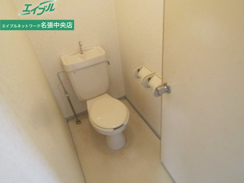 トイレ　同タイプの部屋写真です