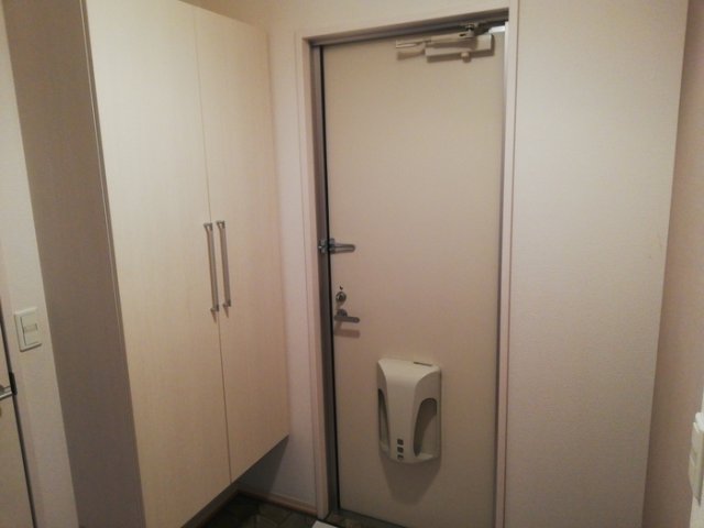 玄関　収納もある玄関です