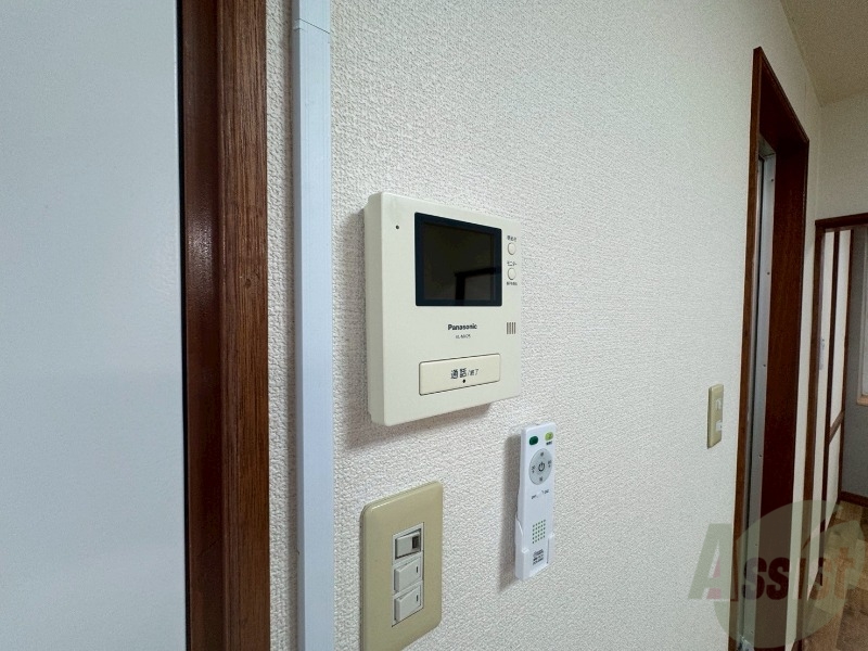 セキュリティ　ＴＶモニター付インターホンです。来客者の顔が見えるので安心！