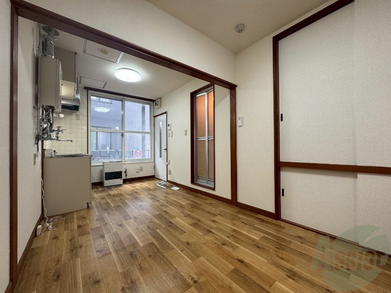 居室・リビング　広くてキレイなお部屋が広がっていて、充実した生活が送れそう。